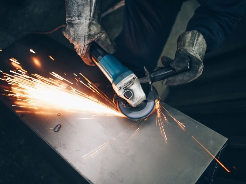 Corte a Laser Industrial Precisão e Eficiência nas Soluções Metálicas da Guild Metalúrgica